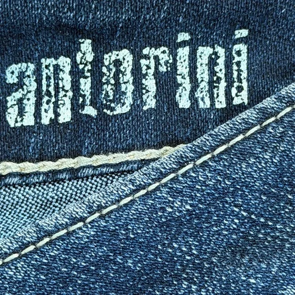 Silver Jeans Women's Santori Dark Blue Capri jeans.
Inseam is 24.5” - Picture 5 of 7